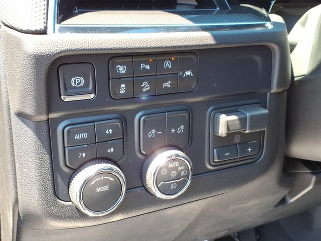 Used 2026 Chevrolet Tahoe RST w/ Comfort Package AWD/4WD image 22
