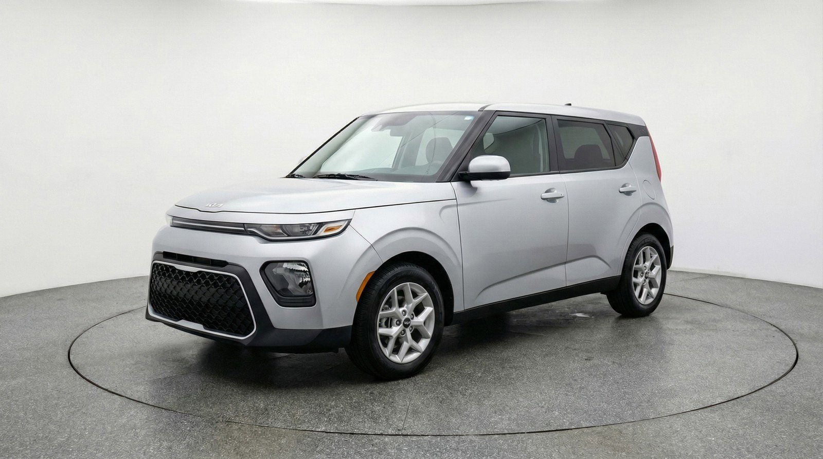 Used 2025 Kia Soul LX w/ LX Technology Package FWD image 3