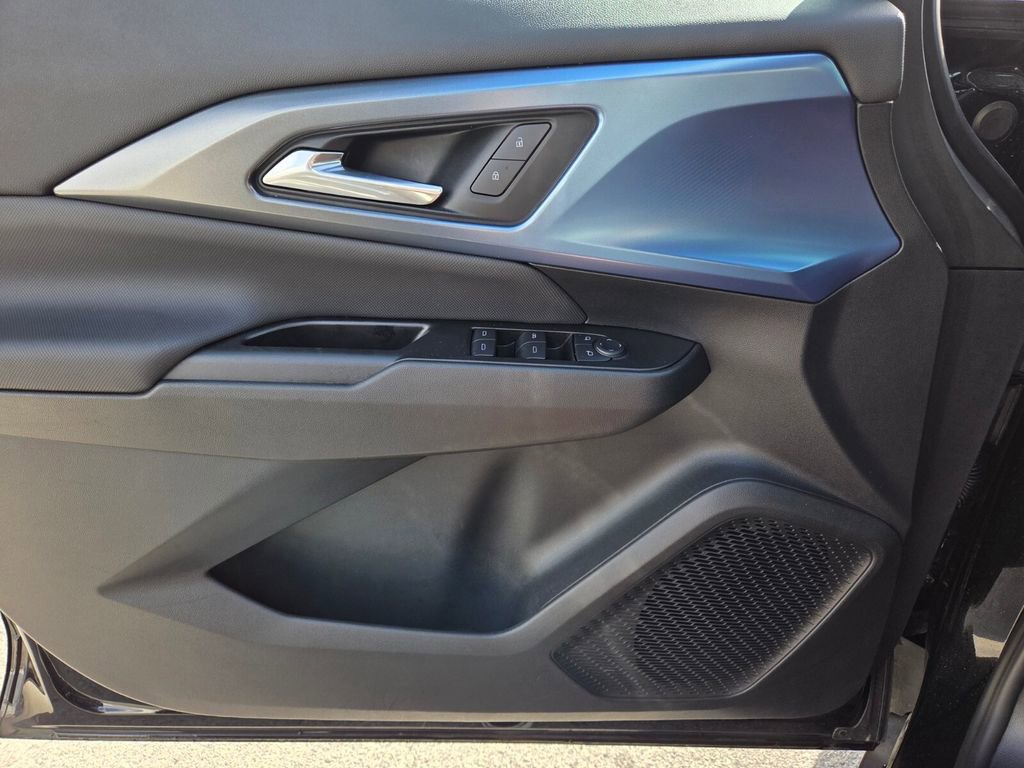 Certified 2025 Chevrolet Equinox EV LT w/ Convenience Package image 20