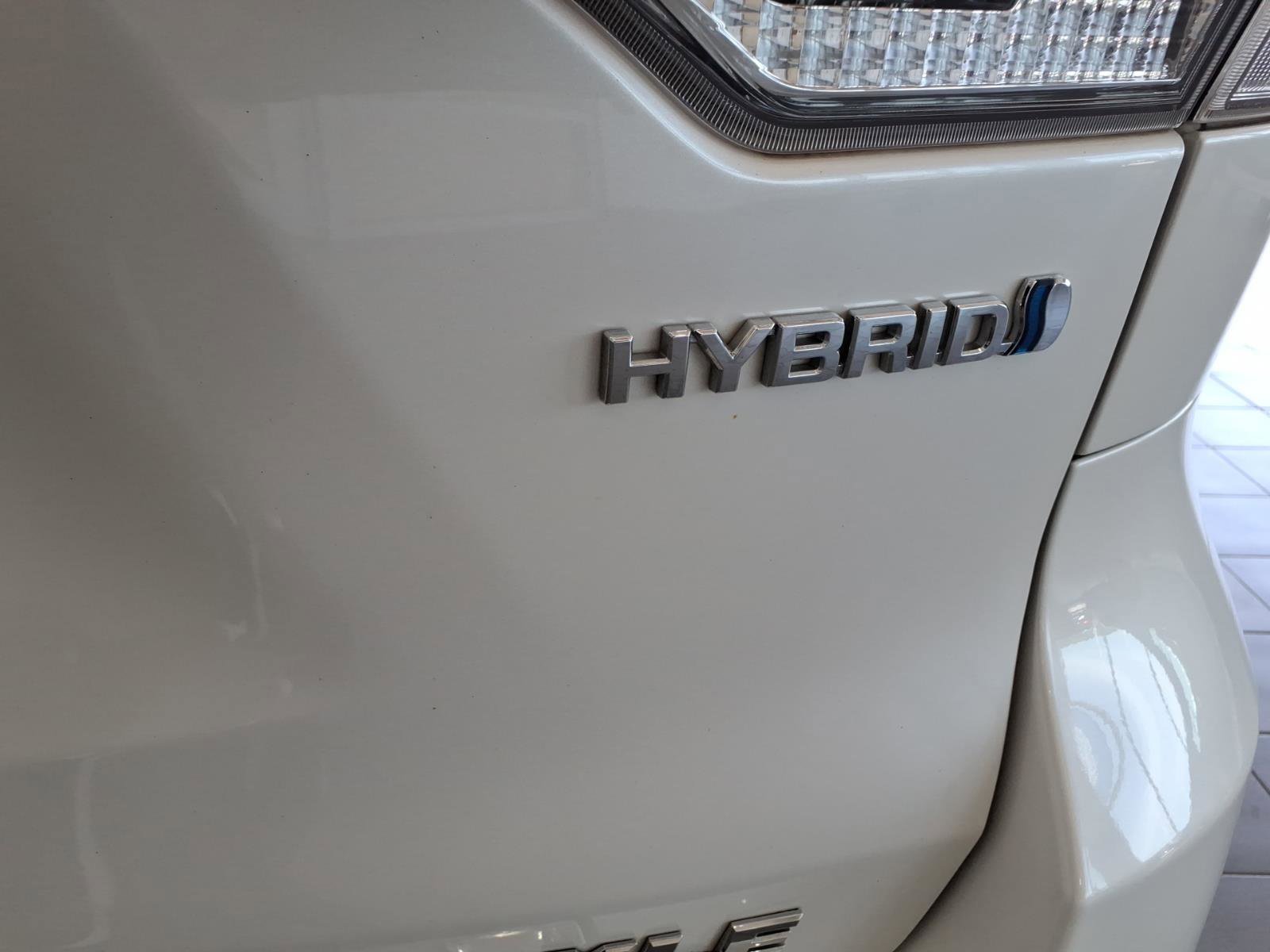 Used 2019 Toyota Highlander XLE AWD/4WD image 18