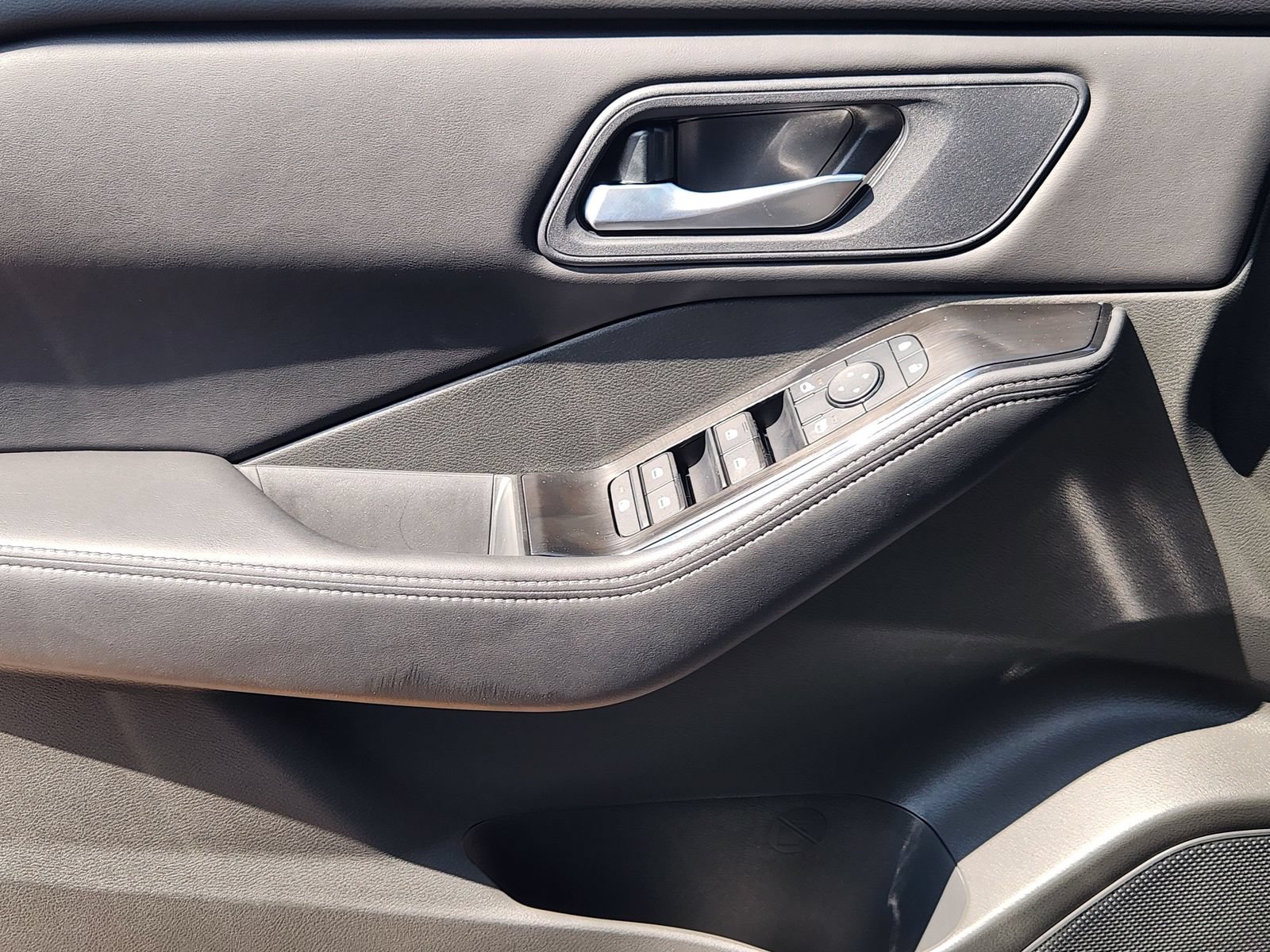 New 2026 Nissan Rogue SV FWD image 21
