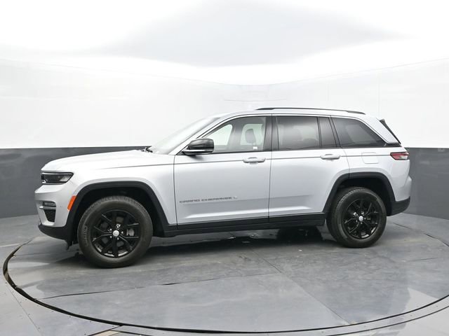 Used 2022 Jeep Grand Cherokee Limited image 2