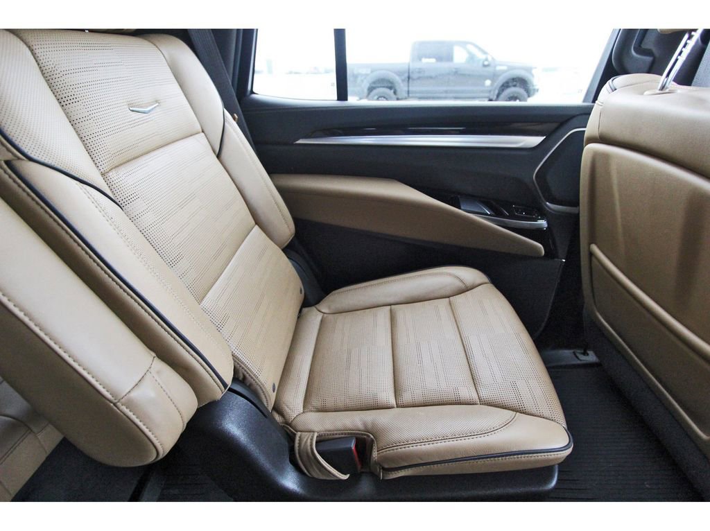 Certified 2026 Cadillac Escalade Luxury w/ LPO, Floor Liner Package AWD/4WD image 11