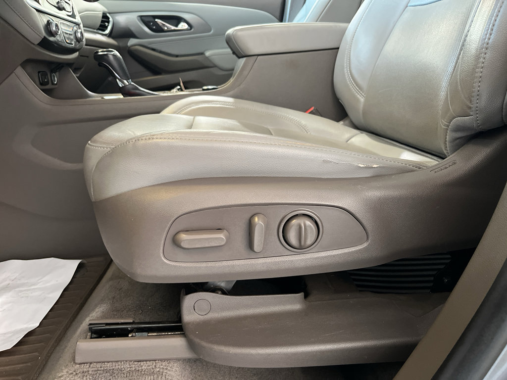 Used 2019 Chevrolet Traverse Premier w/ Driver Confidence II Package image 13