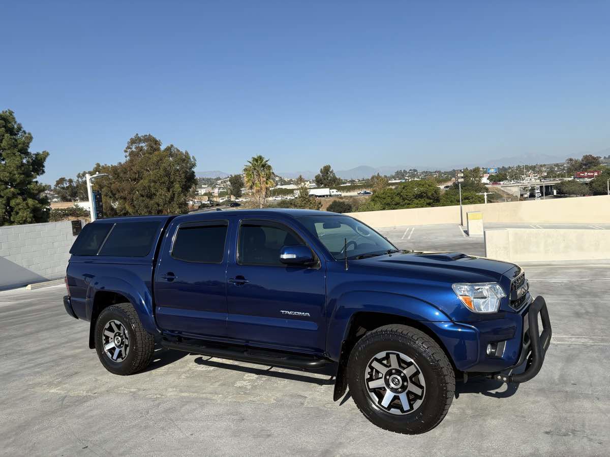 Used 2015 Toyota Tacoma 4x4 Double Cab w/ TRD Sport Package image 35