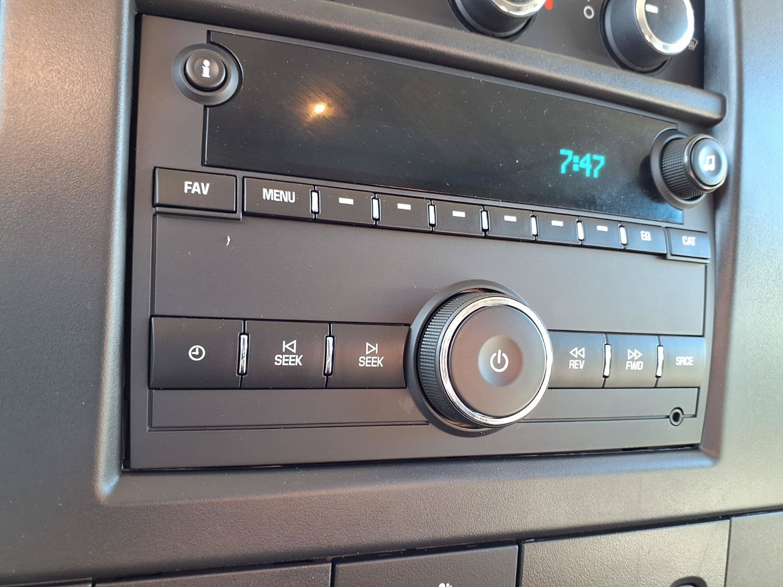 Used 2025 Chevrolet Express 3500 LS RWD image 4