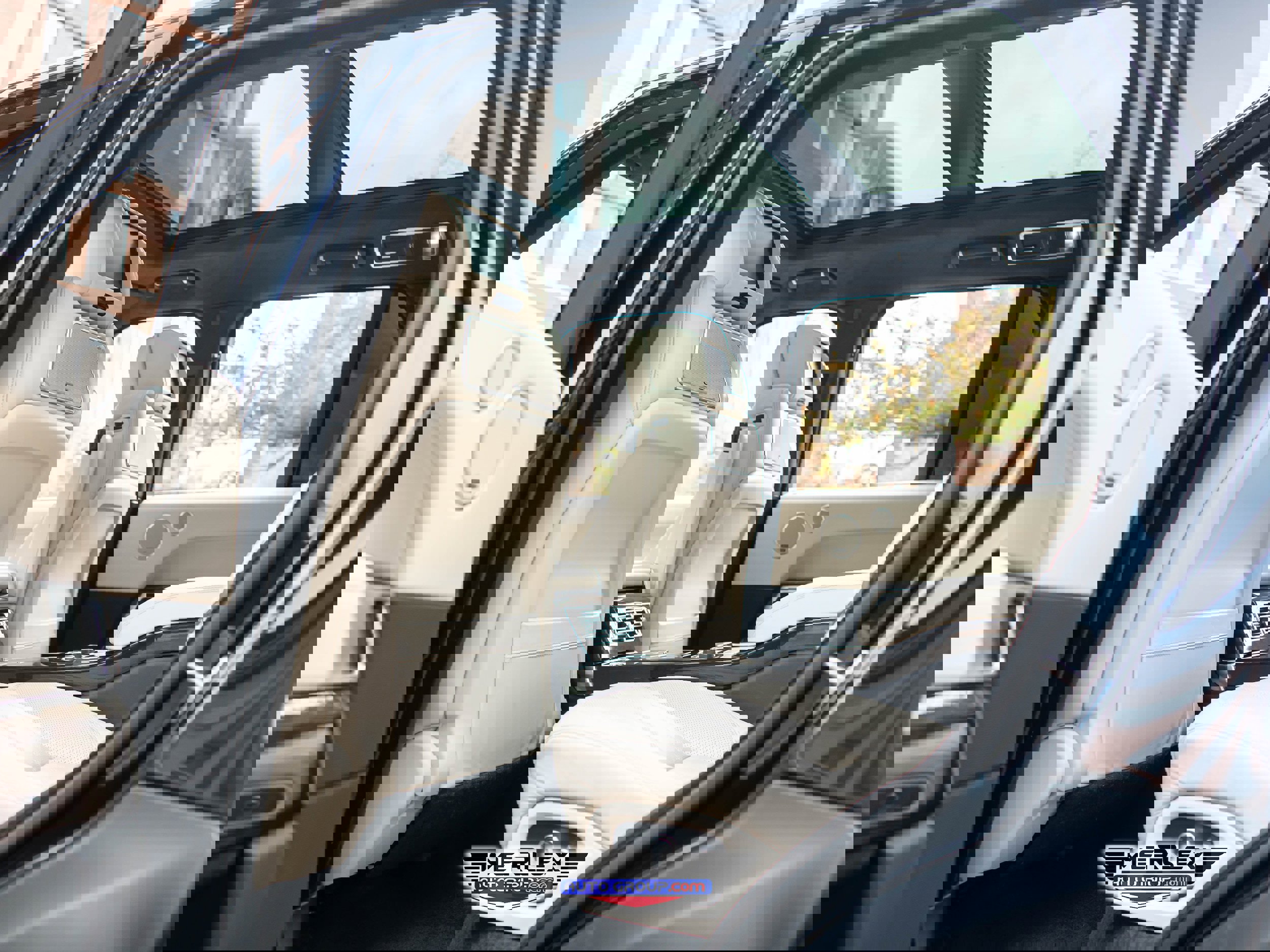 Used 2016 Land Rover Range Rover Autobiography image 22