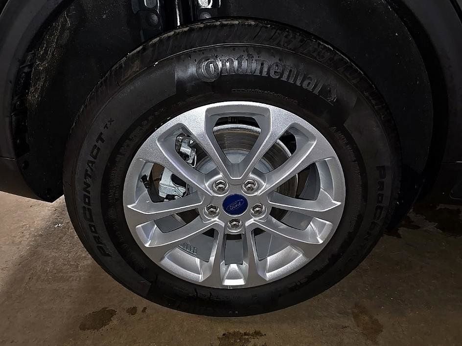 Used 2022 Ford Escape SE w/ Cold Weather Package image 38