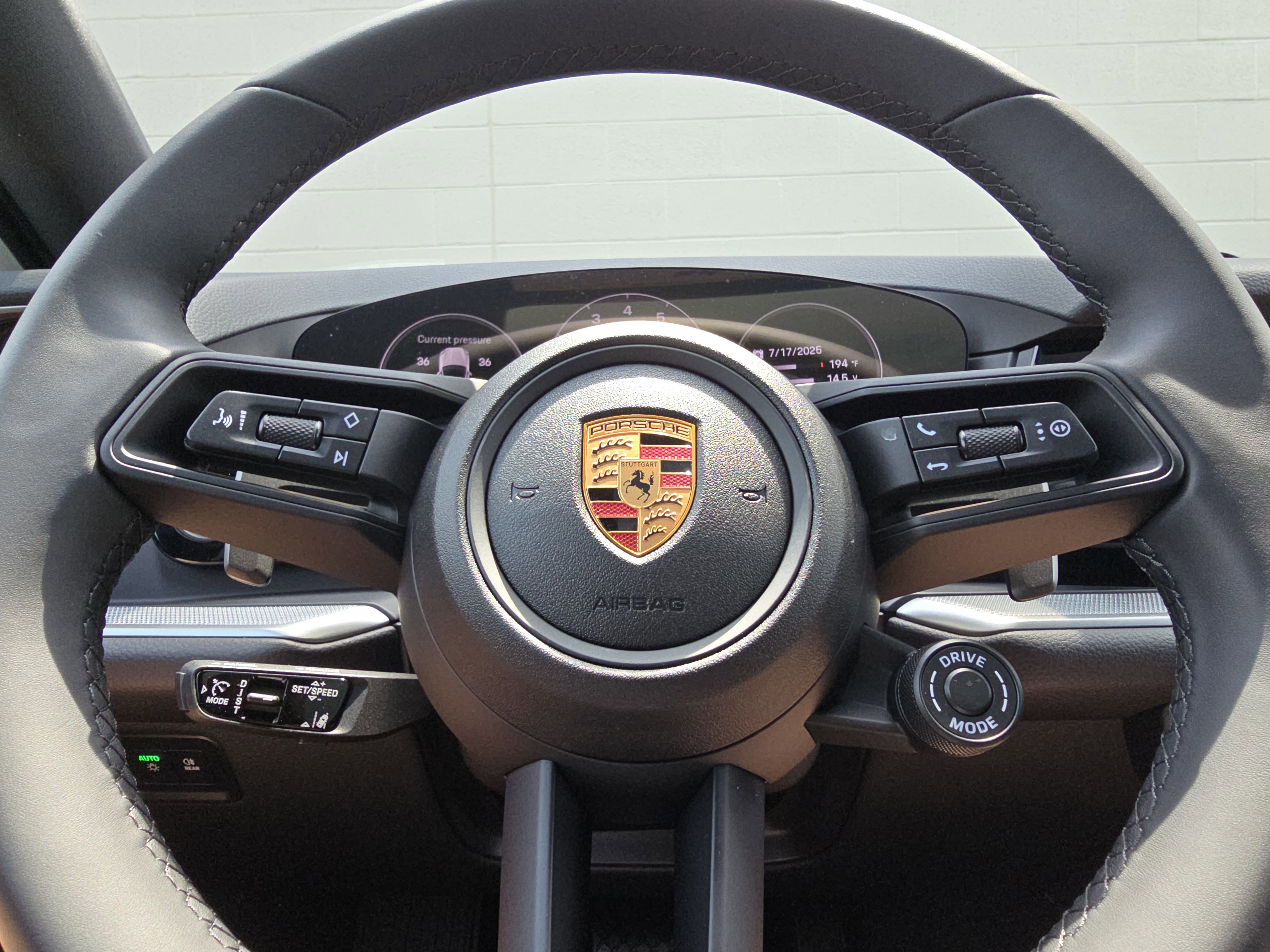 New 2025 Porsche Cayenne Coupe image 27