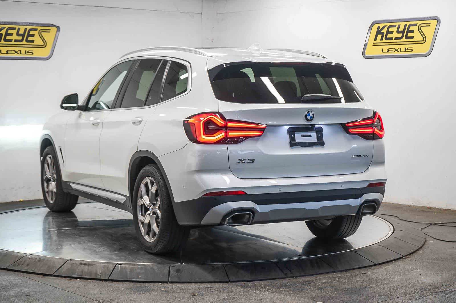 Used 2023 BMW X3 xDrive30i w/ Convenience Package w/ZPA image 2
