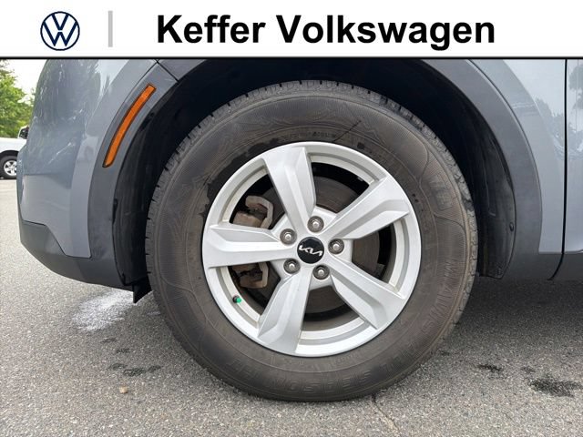 Used 2022 Kia Sorento LX FWD image 11
