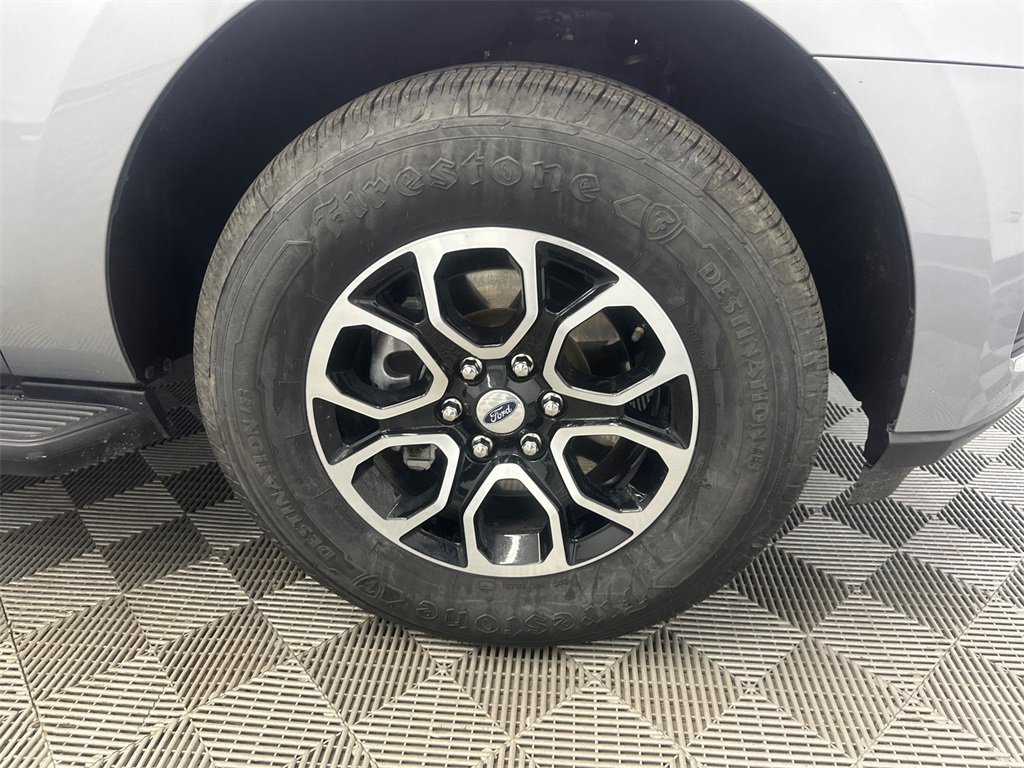 Used 2024 Ford Expedition Max XLT image 14