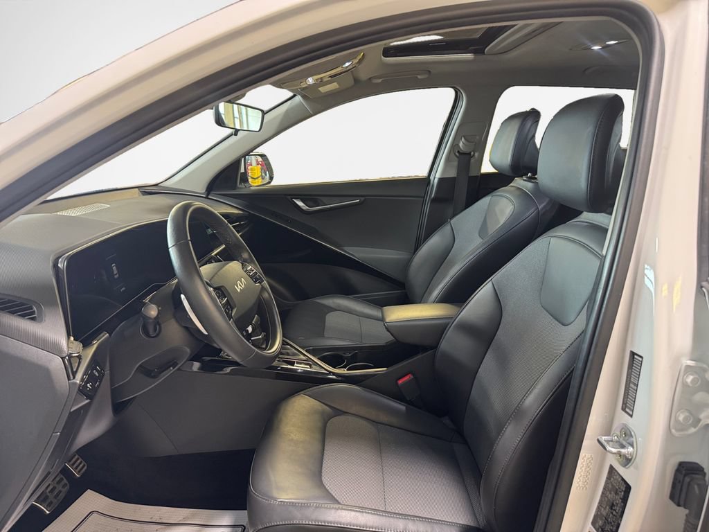 Certified 2023 Kia Niro EX Touring FWD image 12