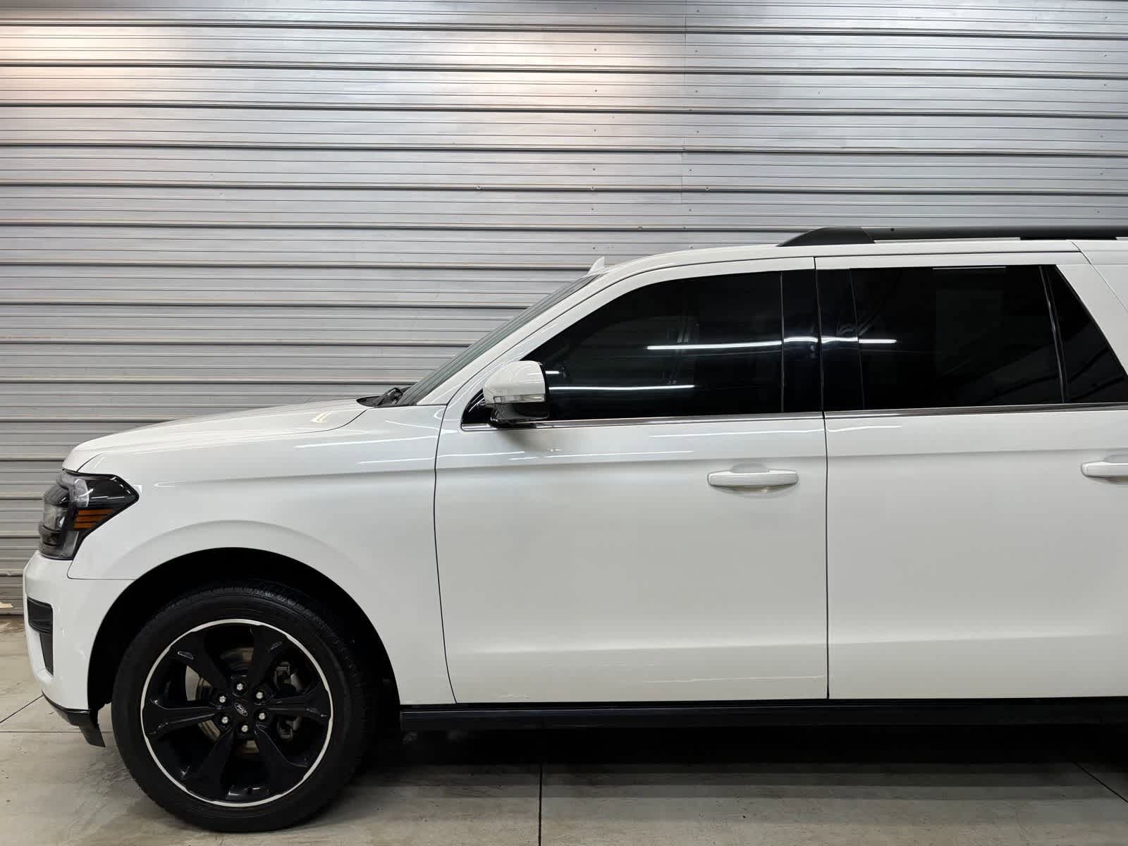 Used 2022 Ford Expedition Max Limited AWD/4WD image 3