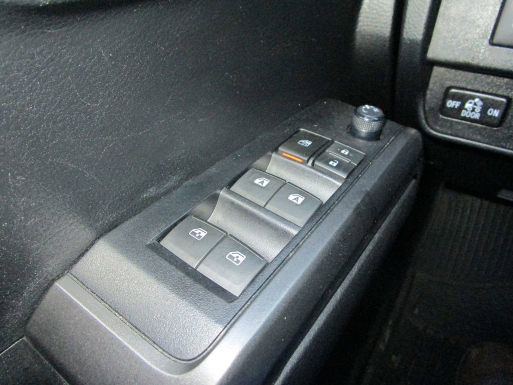 Used 2022 Toyota Tacoma TRD Off-Road image 32