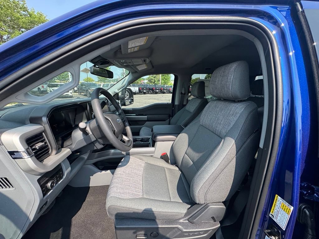 New 2026 Ford F350 XLT w/ XLT Premium Package AWD/4WD image 16