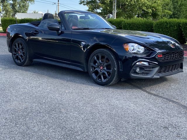 Used 2019 FIAT 124 Spider Abarth w/ Navigation & Sound Group RWD image 10