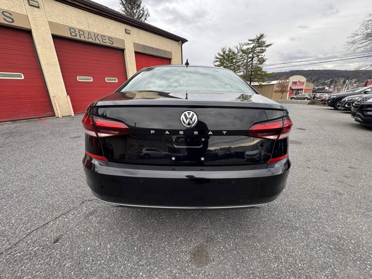 Used 2020 Volkswagen Passat 2.0T SEL FWD image 7