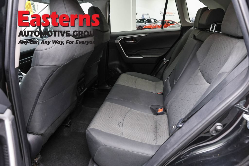 Used 2021 Toyota RAV4 XLE AWD/4WD image 20