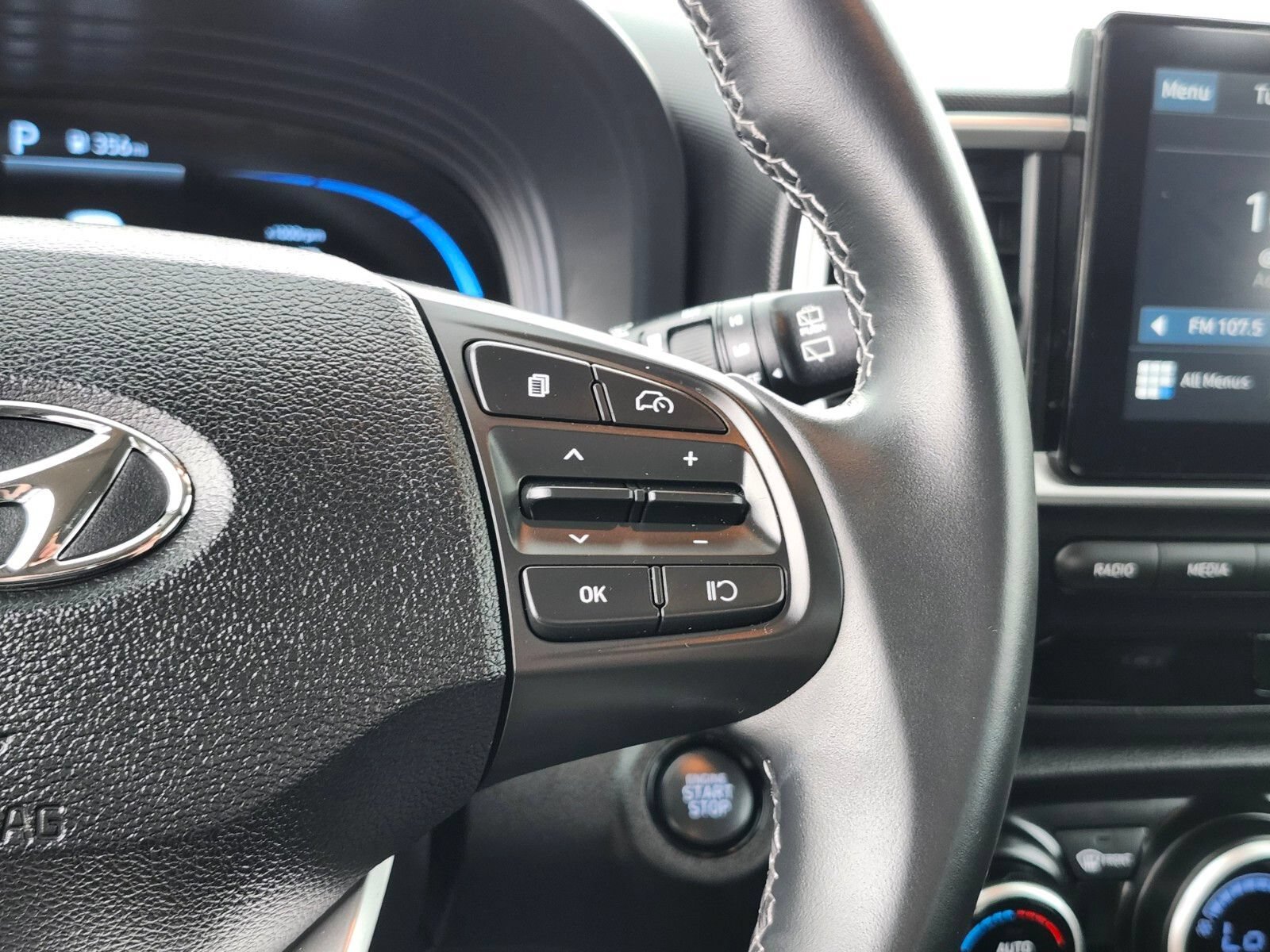 Certified 2026 Hyundai Venue SEL FWD image 29