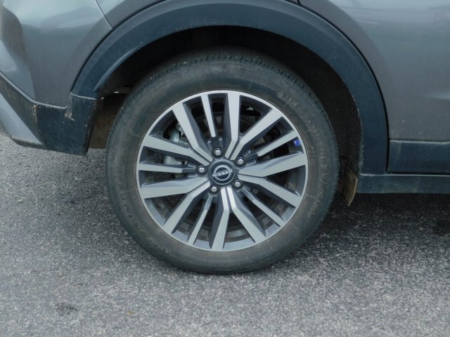 Used 2024 Nissan Kicks SR image 11