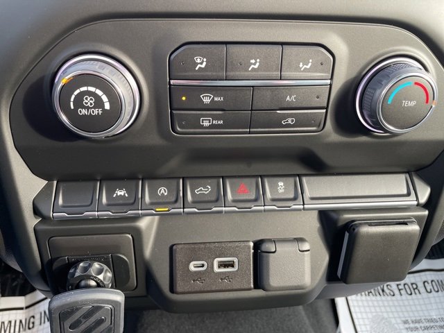 Used 2022 Chevrolet Silverado 1500 Custom image 17