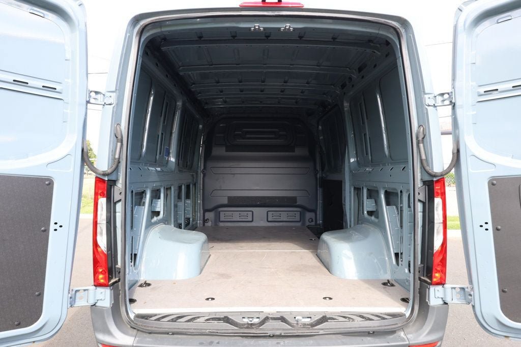 Used 2024 Mercedes-Benz Sprinter 3500 image 20