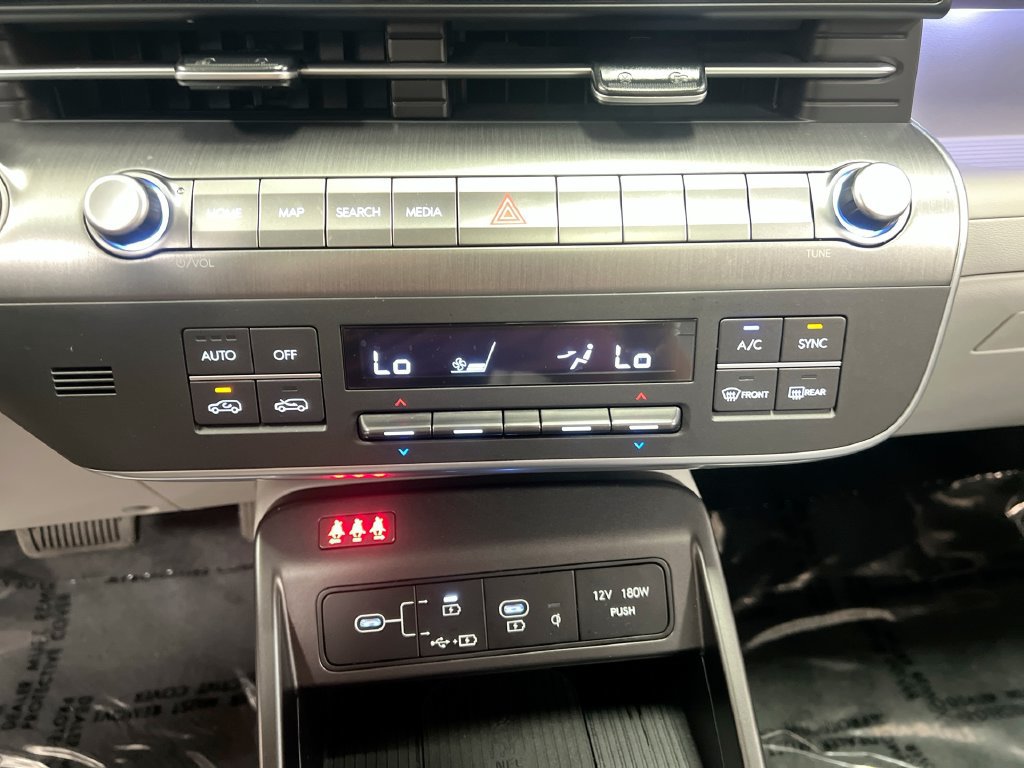 Used 2025 Hyundai Kona Limited FWD image 24