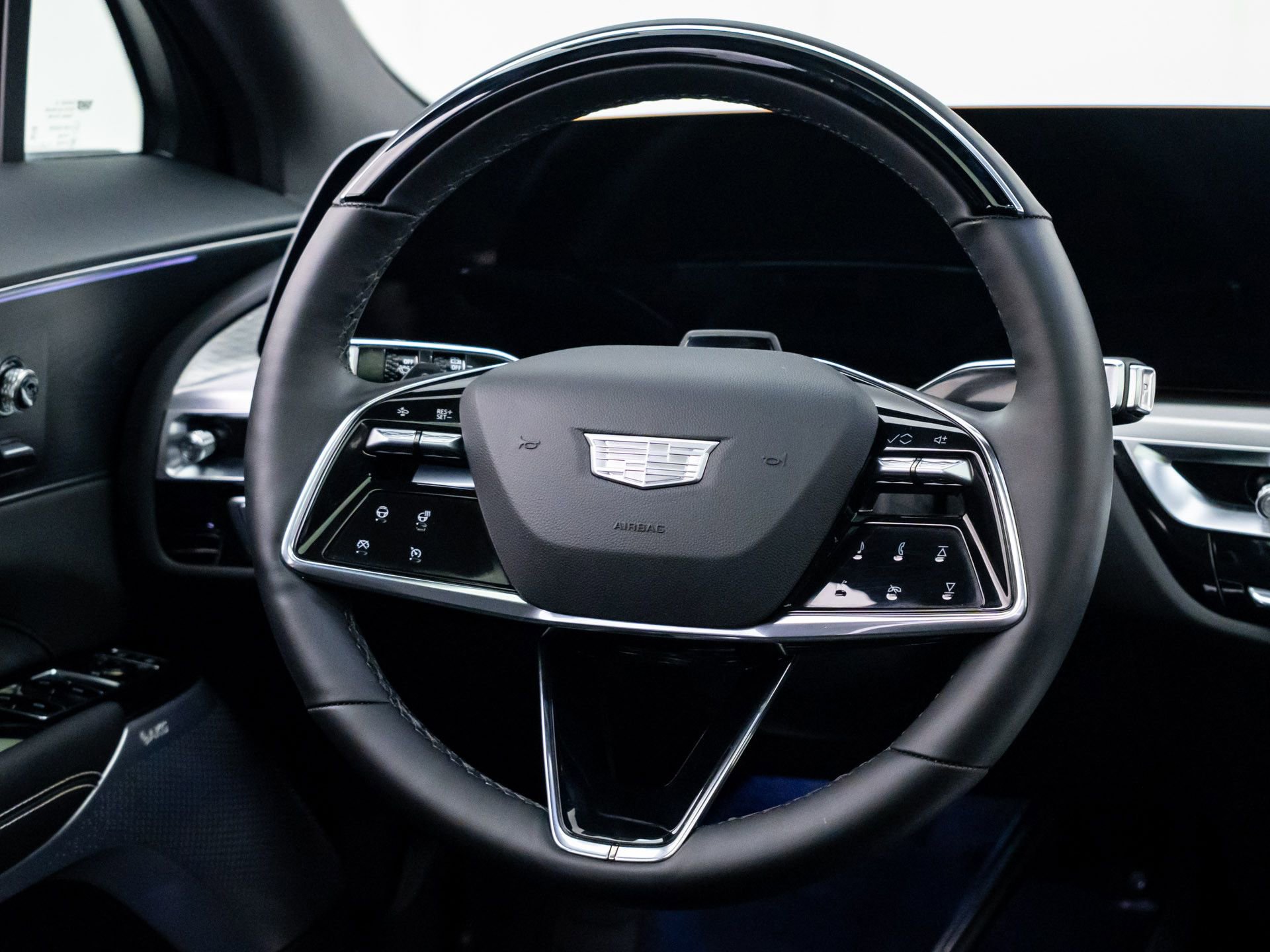 Used 2025 Cadillac Lyriq Luxury w/ LPO, Floor Liner Package image 13