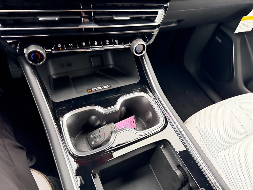 New 2026 Chevrolet Traverse High Country image 19