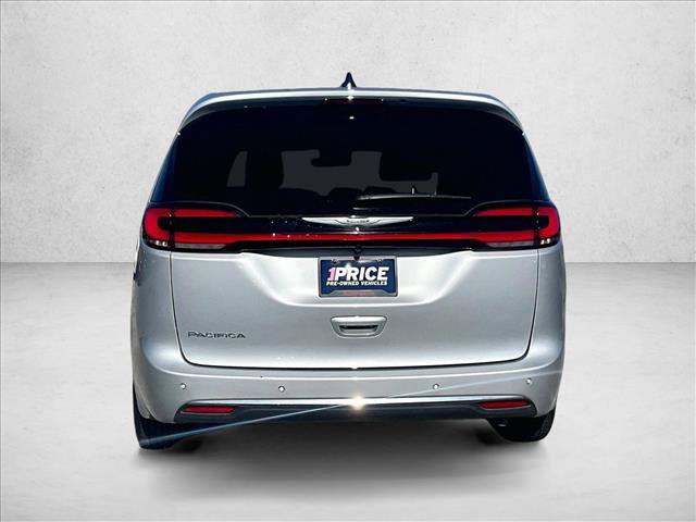 Used 2026 Chrysler Pacifica Select FWD image 4