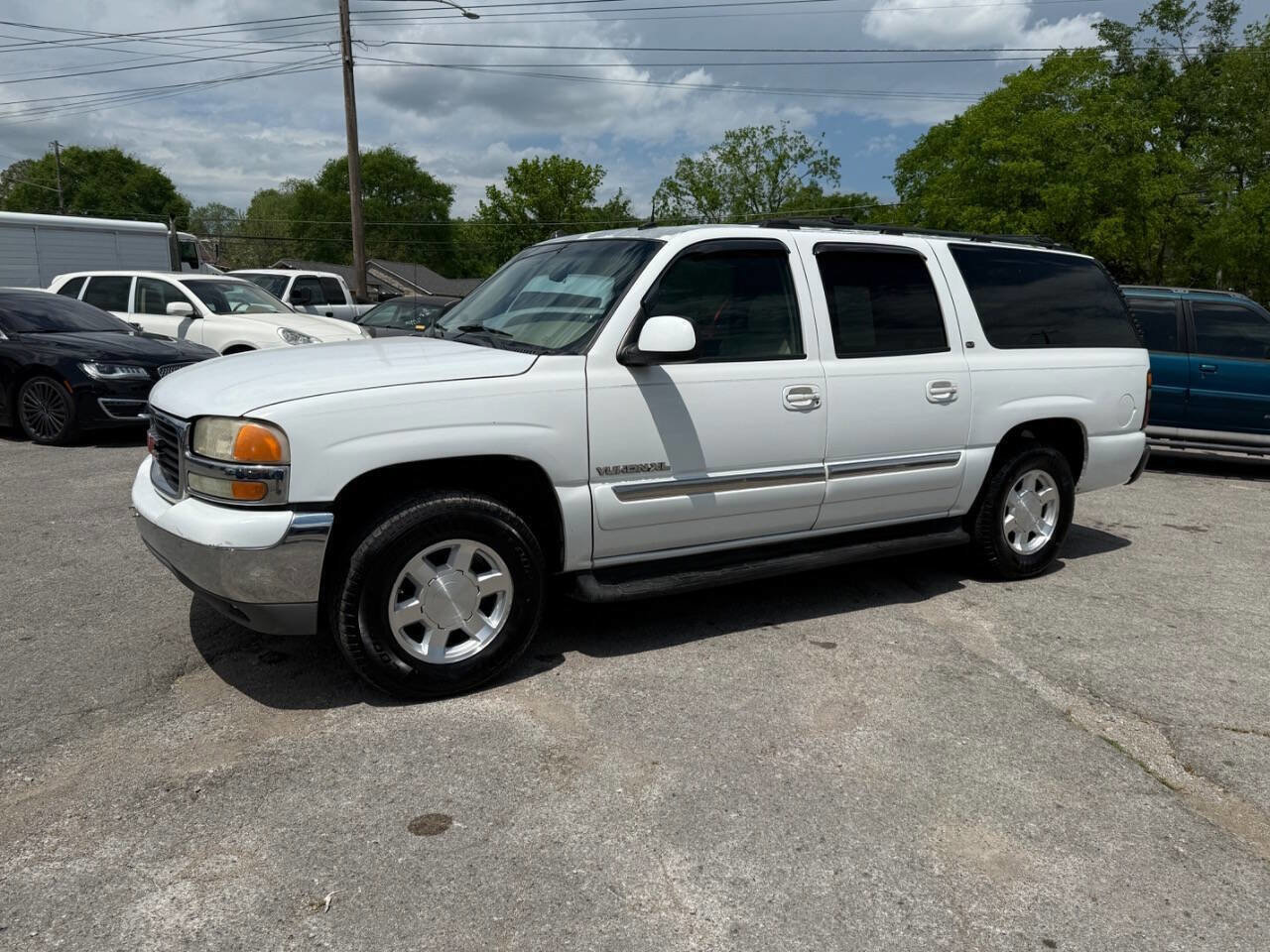 Used 2004 GMC Yukon XL SLT w/ Preferred Equipment Group RWD image 1