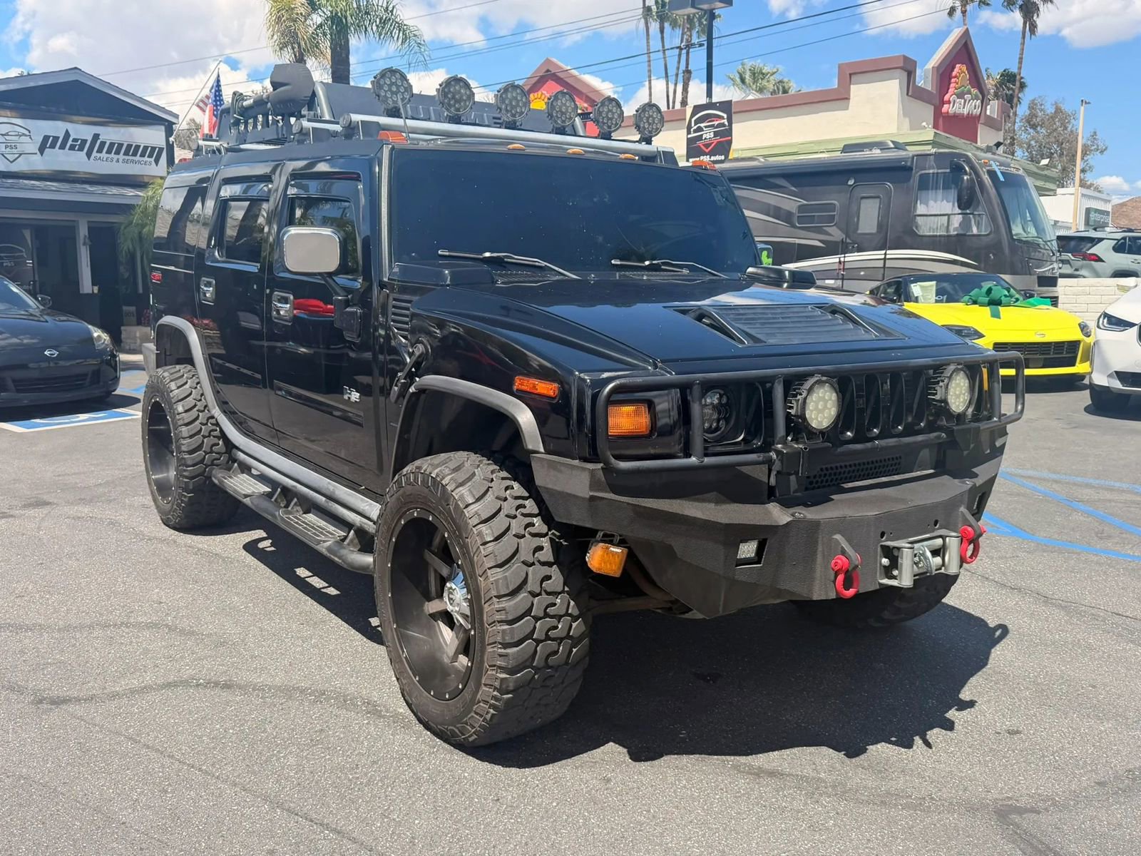 Used 2003 HUMMER H2 w/ Preferred Equipment Group image 1