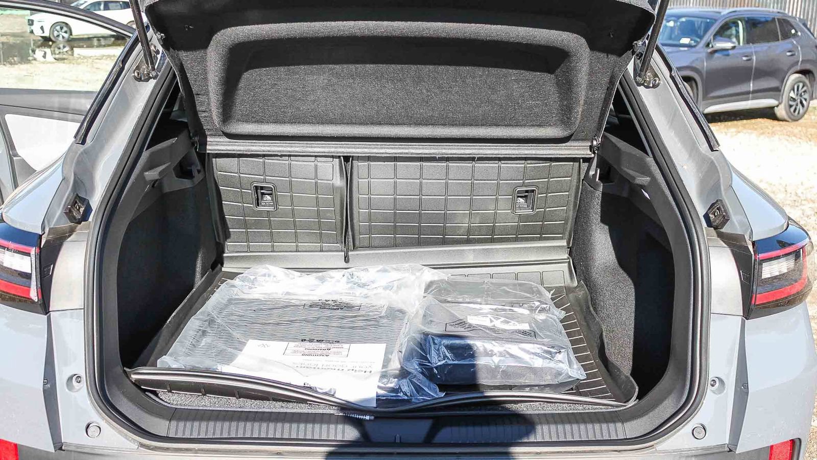 New 2025 Volkswagen ID.4 Pro AWD/4WD image 11