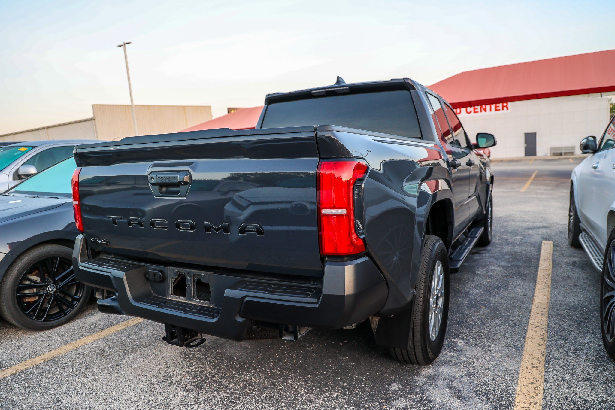 Certified 2024 Toyota Tacoma SR AWD/4WD image 9