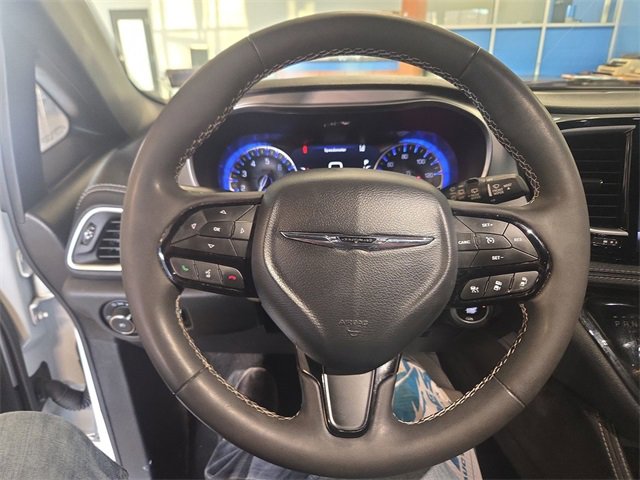 Used 2024 Chrysler Pacifica Limited w/ S Appearance Package image 14