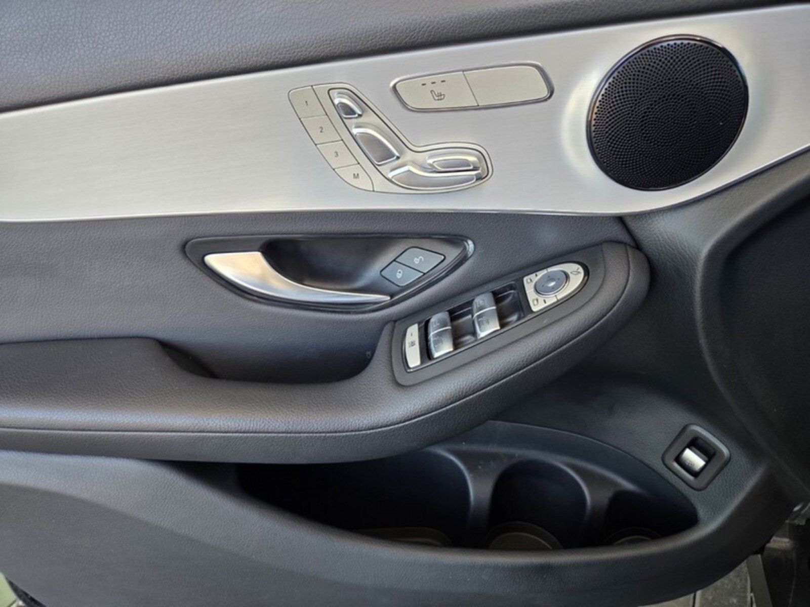 Used 2021 Mercedes-Benz GLC 300 4MATIC image 22