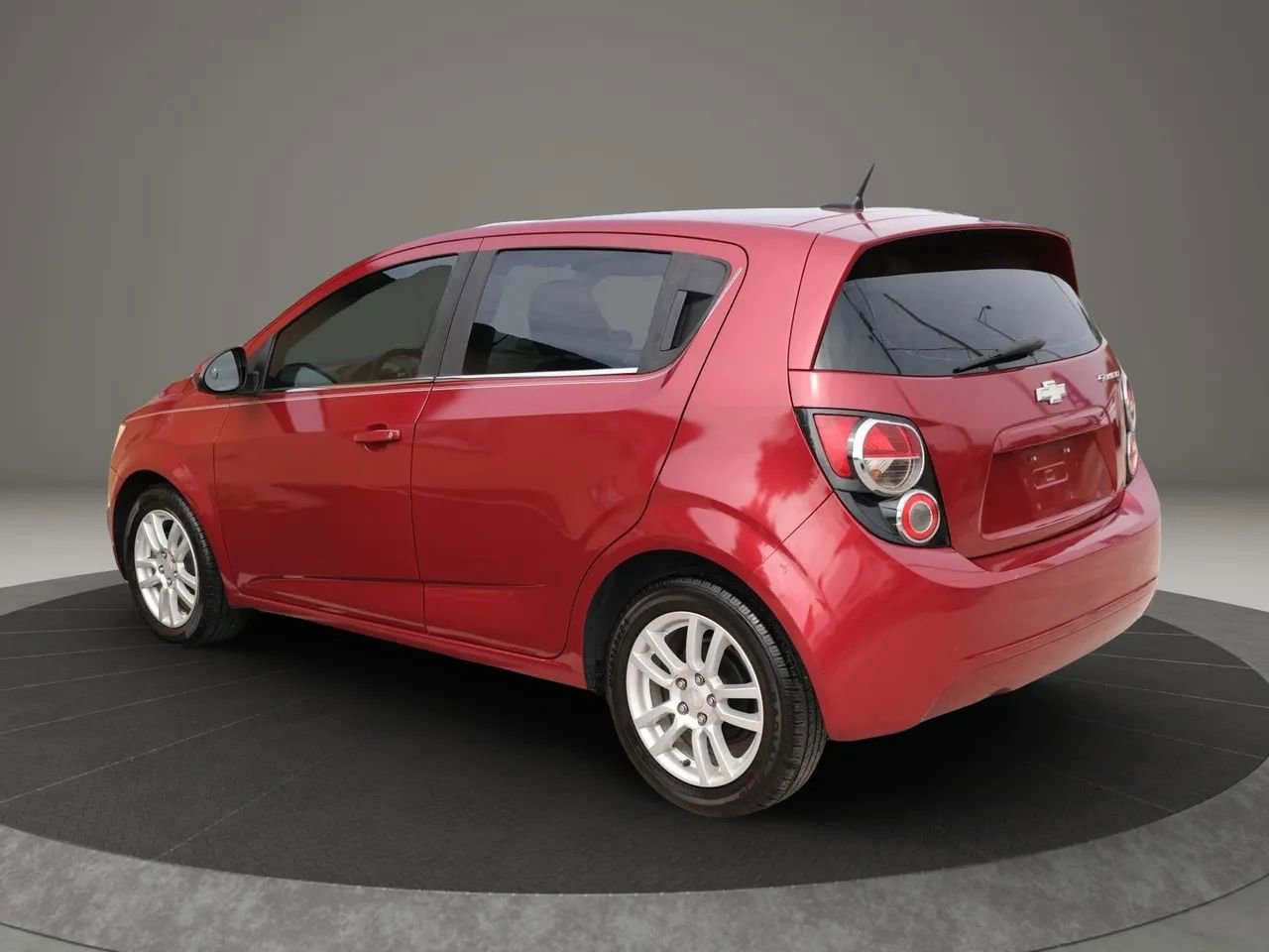 Used 2014 Chevrolet Sonic LT w/ Wheels and Fog Lamp Package image 4