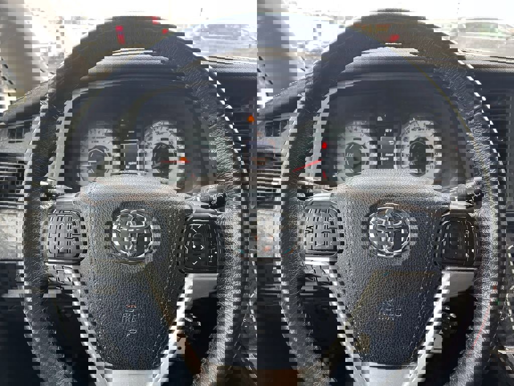 Used 2017 Toyota Sienna SE FWD image 9