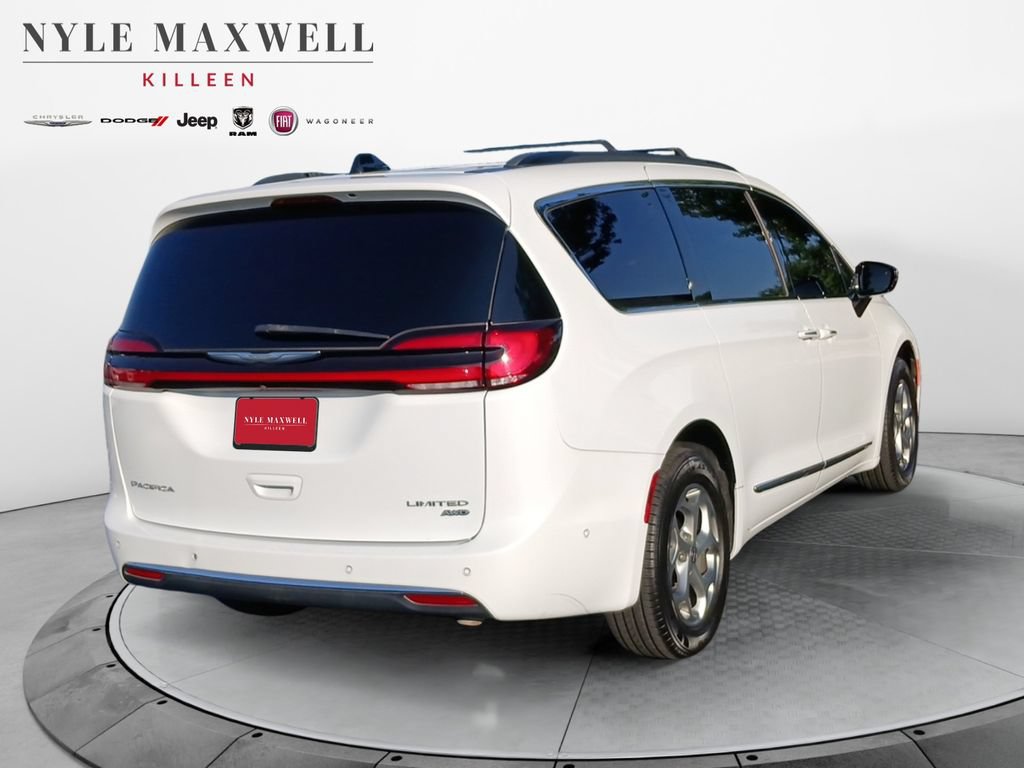 Used 2023 Chrysler Pacifica Limited w/ Uconnect Theater Family Group AWD/4WD image 16