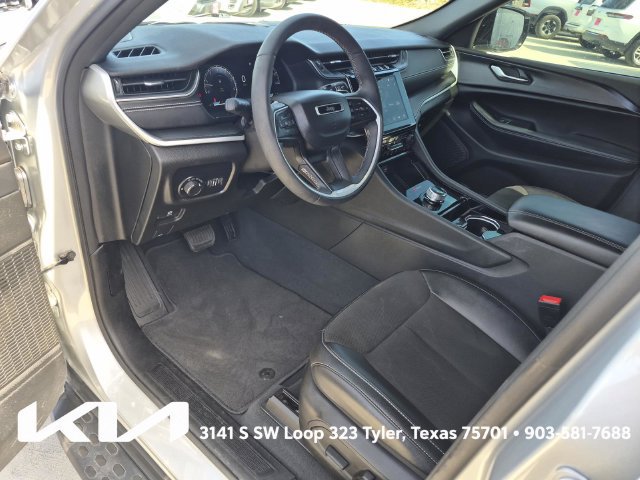 Used 2023 Jeep Grand Cherokee L Laredo AWD/4WD image 20