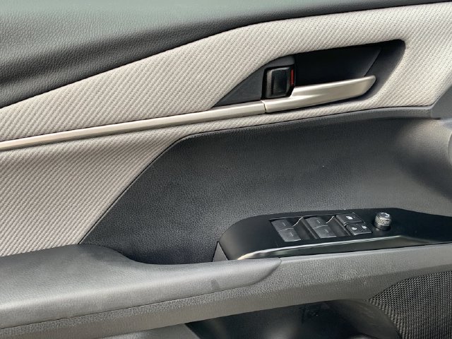 Used 2026 Toyota Camry SE w/ Convenience Package FWD image 17