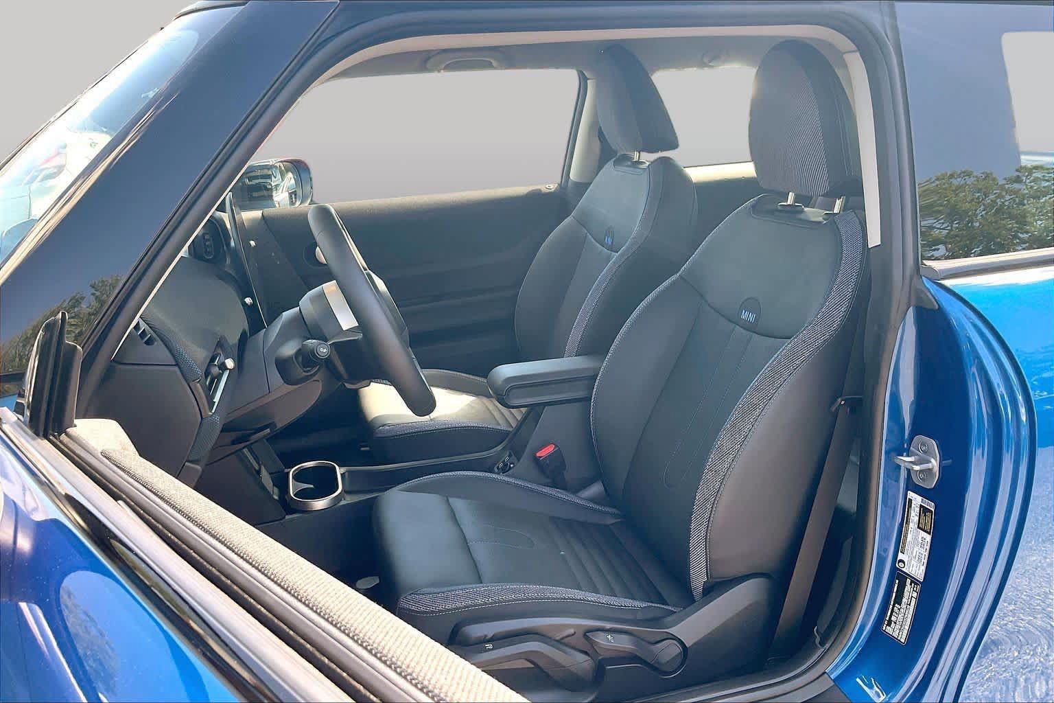 Used 2025 MINI Cooper S FWD image 7