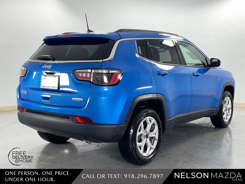 Used 2025 Jeep Compass Latitude image 6