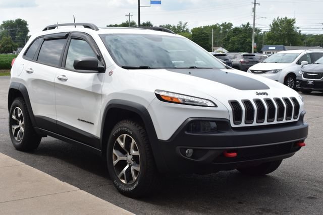 Used 2017 Jeep Cherokee Trailhawk w/ Comfort & Convenience Group AWD/4WD image 14