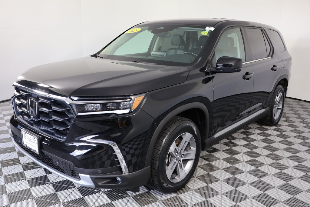 Used 2025 Honda Pilot EX-L image 4