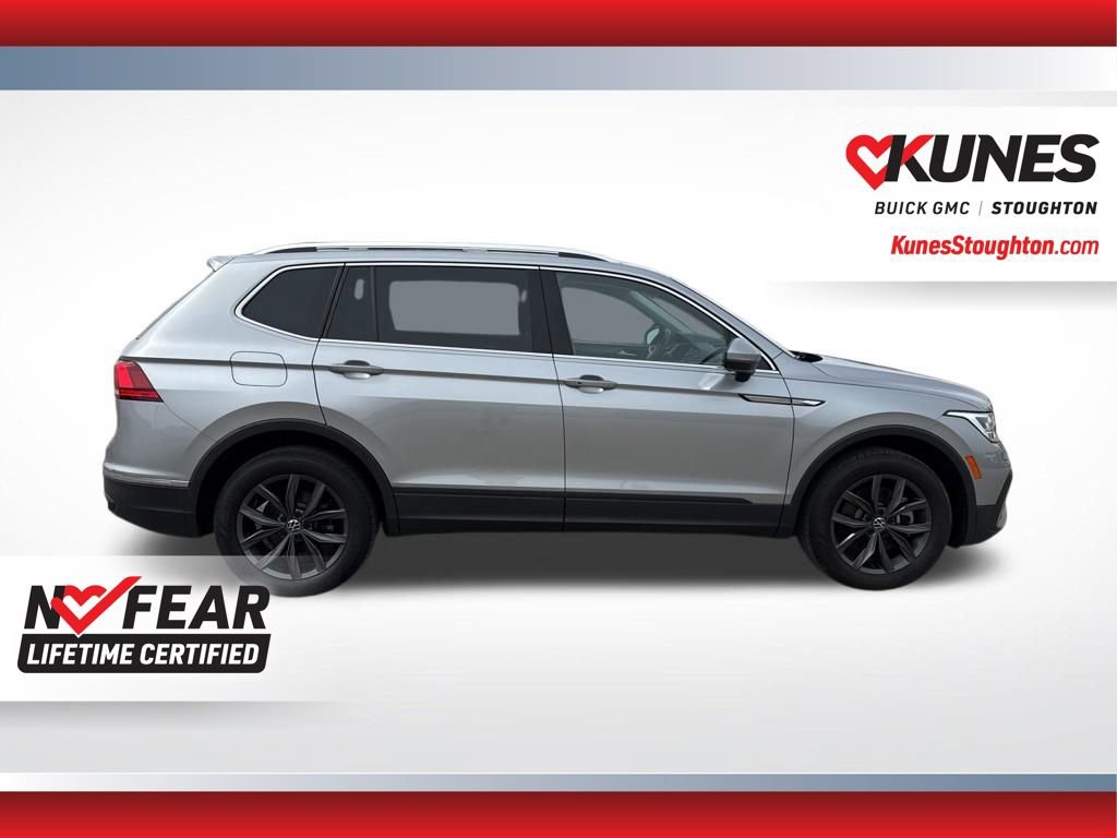 Used 2022 Volkswagen Tiguan SE w/ Panoramic Sunroof Package image 13