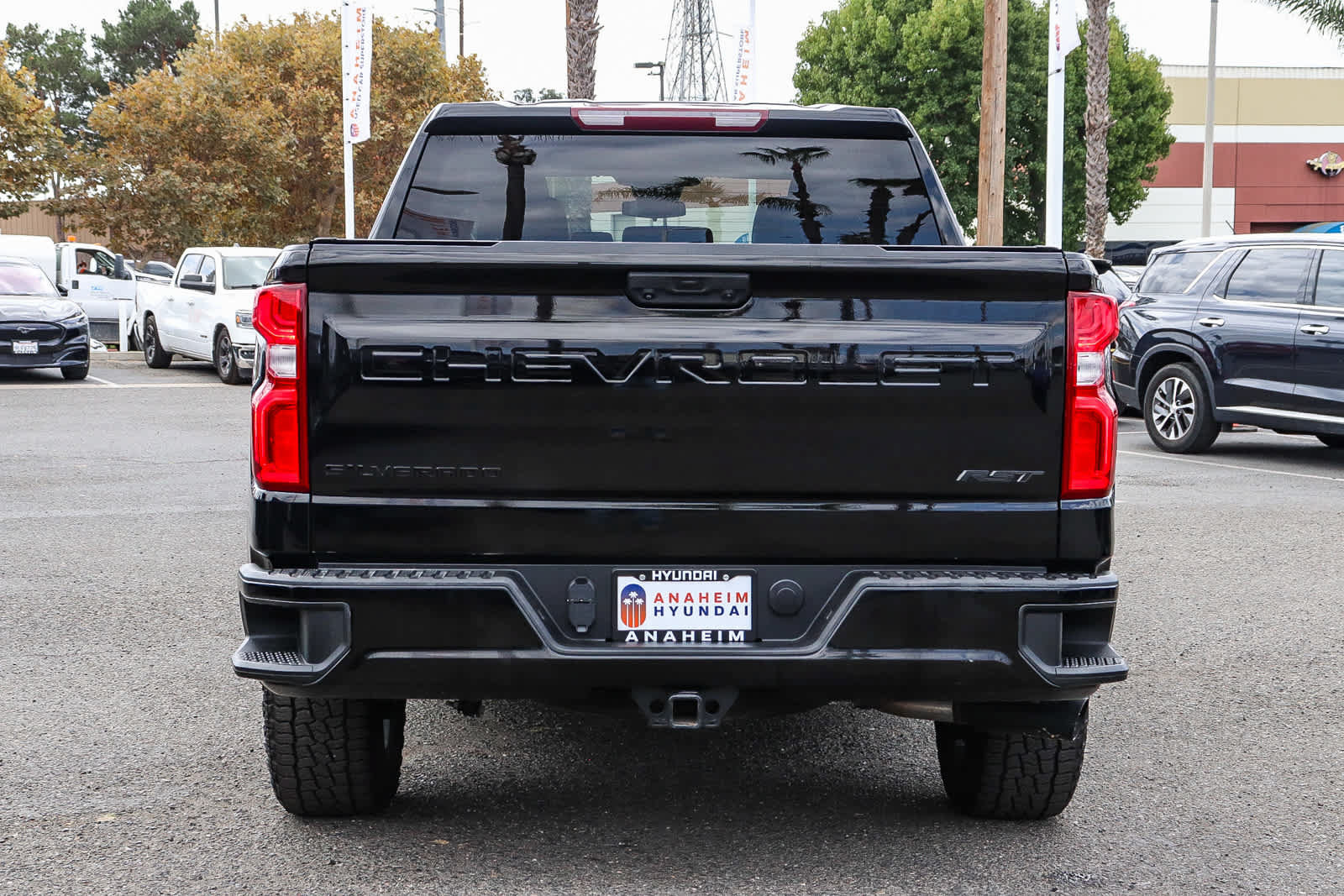 Used 2022 Chevrolet Silverado 1500 RST w/ LPO, Dark Essentials Package RWD image 8
