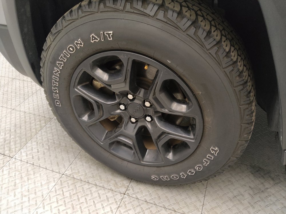 Used 2022 Jeep Cherokee Trailhawk w/ Sun, Sound & Nav Group image 31