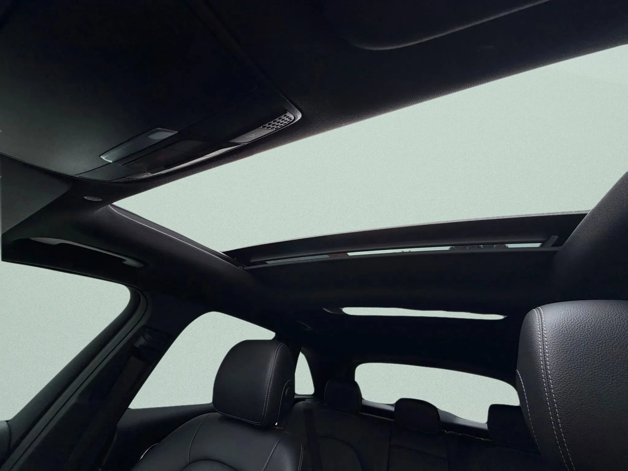 Used 2021 Mercedes-Benz GLC 300 4MATIC image 31